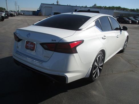 Used 2021 Nissan Altima 2.0 SR FWD image 6