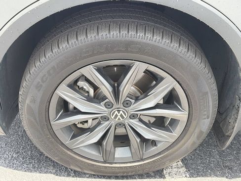 Used 2022 Volkswagen Tiguan SE FWD image 28