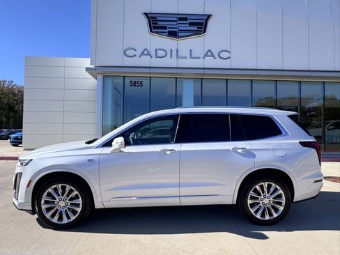 New 2025 Cadillac XT6 Premium Luxury w/ Platinum Package image 2