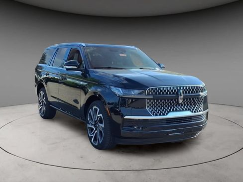 New 2026 Lincoln Navigator Reserve AWD/4WD image 14