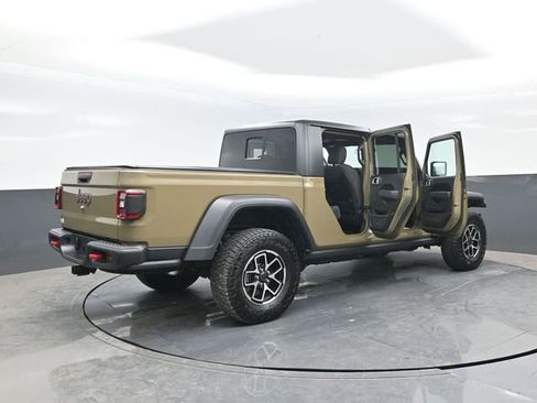 Used 2025 Jeep Gladiator Rubicon w/ Convenience Group AWD/4WD image 28