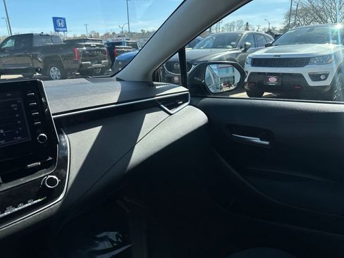 Used 2020 Toyota Corolla LE FWD image 26