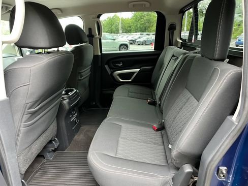 Used 2018 Nissan Titan SV w/ SV Convenience Package AWD/4WD image 21