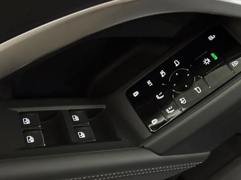 New 2025 Audi Q5 Prestige image 13