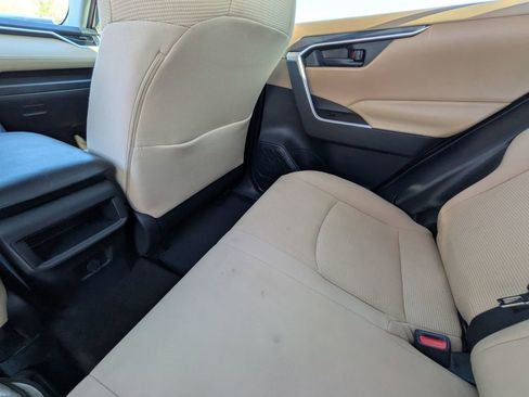 Used 2019 Toyota RAV4 LE image 28