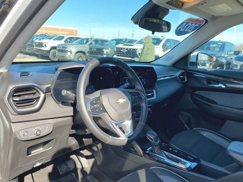 Used 2024 Chevrolet TrailBlazer LT w/ LT Cold Weather Package image 10