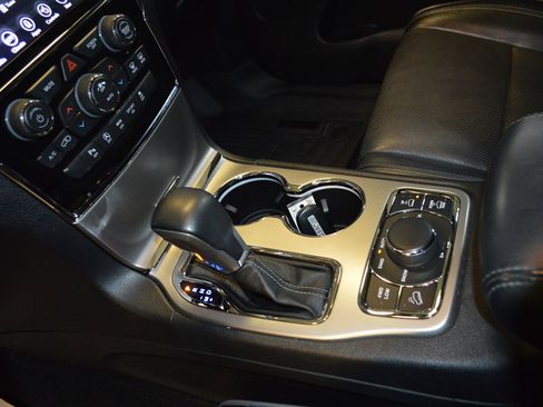 Used 2019 Jeep Grand Cherokee Overland image 20