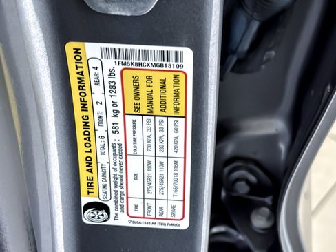 Used 2021 Ford Explorer Platinum w/ Equipment Group 601A AWD/4WD image 31