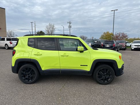 Used 2018 Jeep Renegade Altitude w/ UConnect 8.4 Nav Group image 6