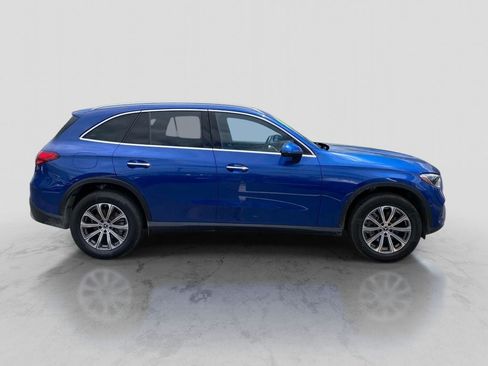 Used 2025 Mercedes-Benz GLC 300 4MATIC image 10