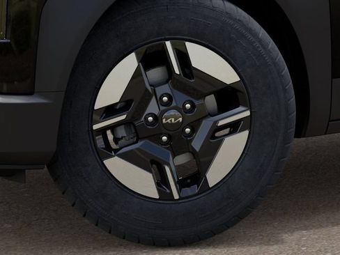 New 2027 Kia Seltos LX FWD image 10