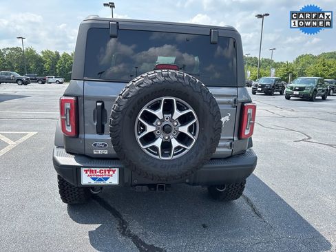 Used 2023 Ford Bronco Badlands image 6