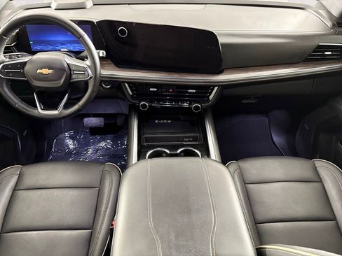 Used 2025 Chevrolet Suburban Premier image 39