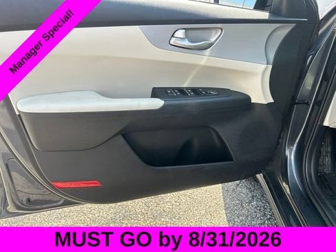 Used 2023 Kia Forte LXS w/ LXS Technology Package FWD image 11