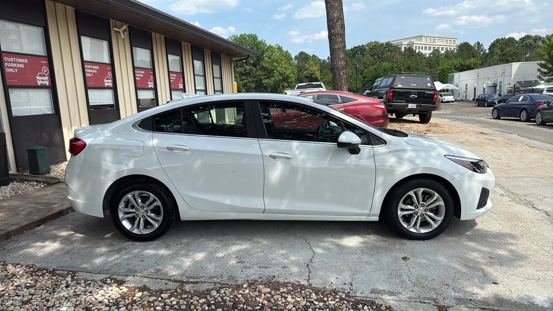 Used 2019 Chevrolet Cruze LT w/ LT Fleet Convenience Package FWD image 4