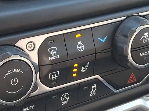 Used 2023 Jeep Wrangler Sport S image 25