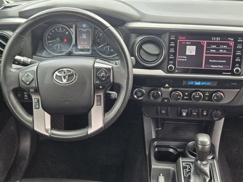 Used 2021 Toyota Tacoma TRD Off-Road AWD/4WD image 36