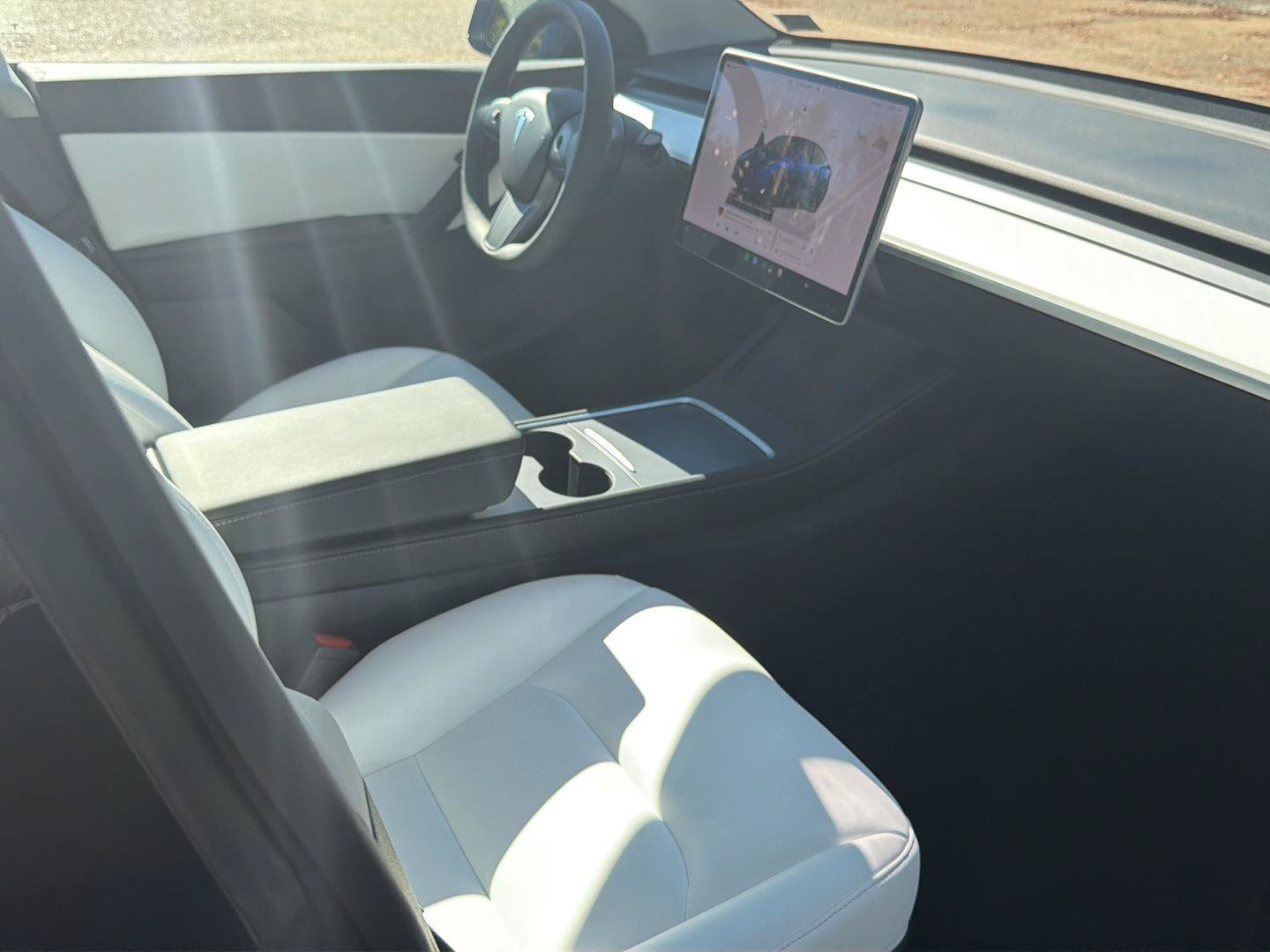 Used 2022 Tesla Model Y Long Range AWD/4WD image 18