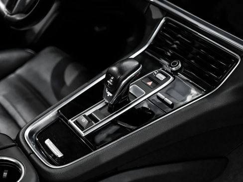 Used 2018 Porsche Panamera 4 w/ Premium Package Plus AWD/4WD image 21
