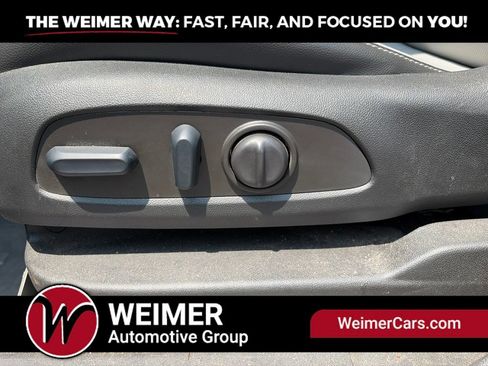 Used 2022 GMC Terrain SLT AWD/4WD image 23