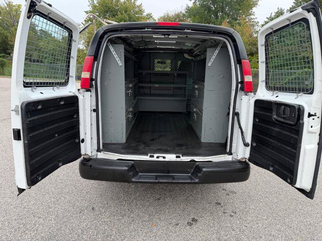 Used 2015 Chevrolet Express 2500 RWD image 27