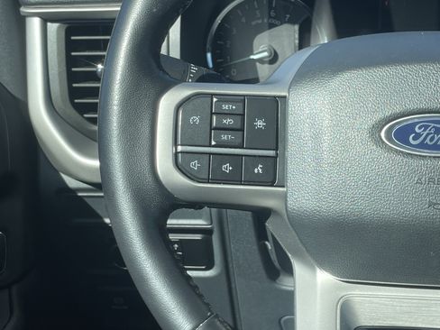 Used 2024 Ford Expedition XLT image 19