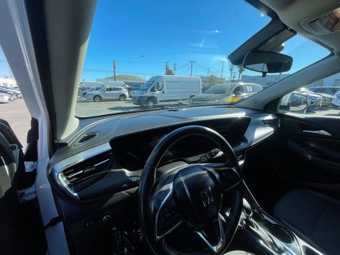 Used 2025 Buick Encore GX Preferred image 34