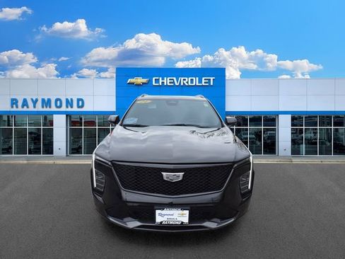 Used 2024 Cadillac XT4 Sport w/ Technology Package AWD/4WD image 9