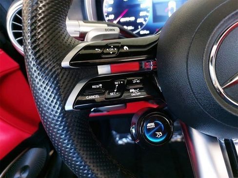 Used 2022 Mercedes-Benz SL 63 AMG 4MATIC w/ Driver Assistance Package image 18