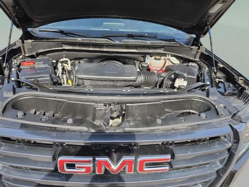 Used 2024 GMC Yukon AT4 w/ Technology Package AWD/4WD image 14
