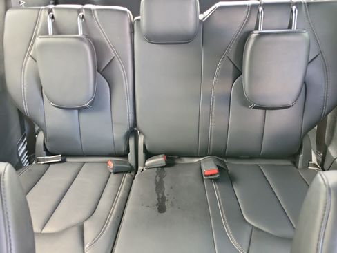 Used 2026 Chrysler Pacifica Select FWD image 9