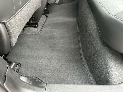 Used 2025 Chevrolet Trax LT image 35