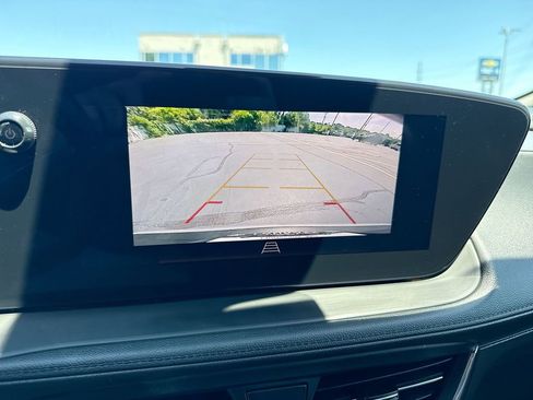 Used 2025 Buick Encore GX Preferred AWD/4WD image 17