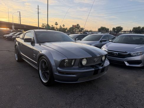 Used 2006 Ford Mustang GT RWD image 2