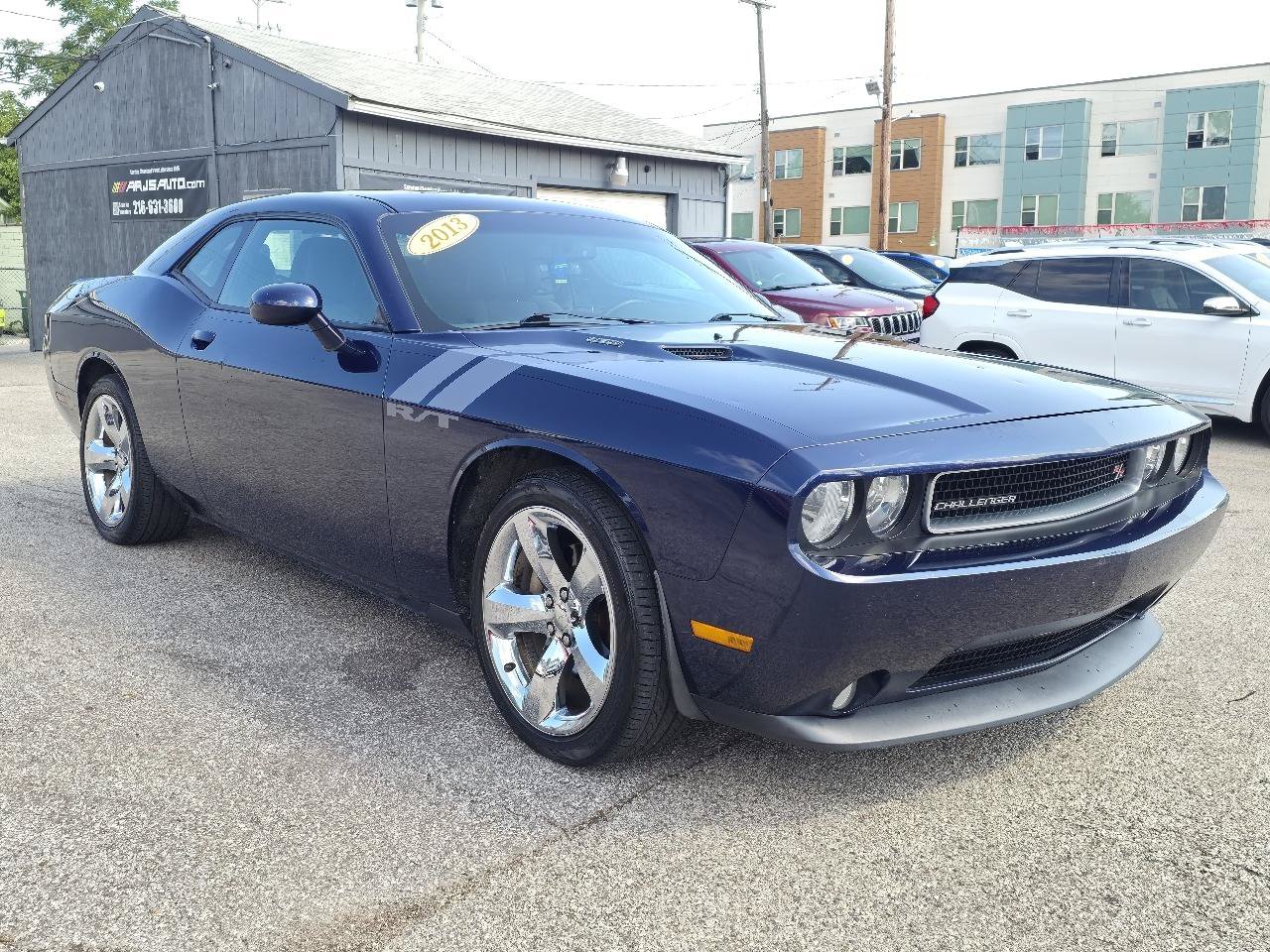Used 2013 Dodge Challenger R/T RWD image 3