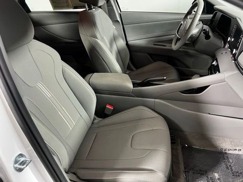 Used 2026 Hyundai Elantra Sport image 14