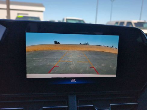 Used 2025 Chevrolet Trax LT w/ LT Convenience Package image 14