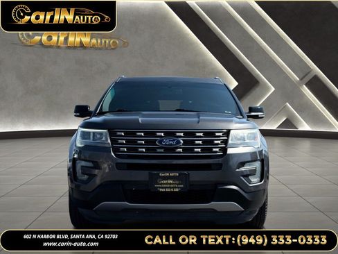 Used 2017 Ford Explorer XLT w/ Equipment Group 202A FWD image 2