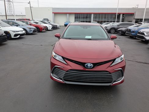 Certified 2022 Toyota Camry XLE image 3