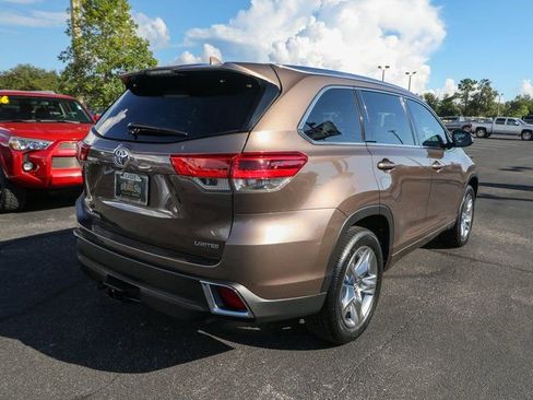 Used 2019 Toyota Highlander Limited image 9