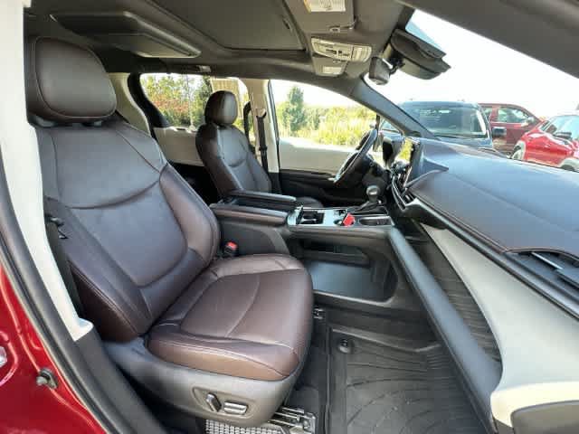 Used 2023 Toyota Sienna Platinum AWD/4WD image 22