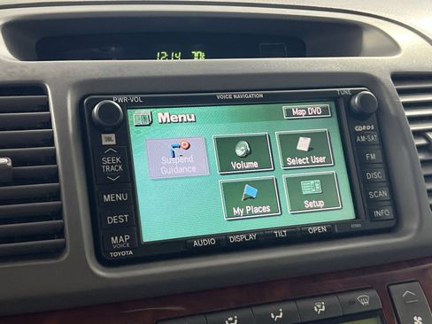 Used 2005 Toyota Camry XLE FWD image 19