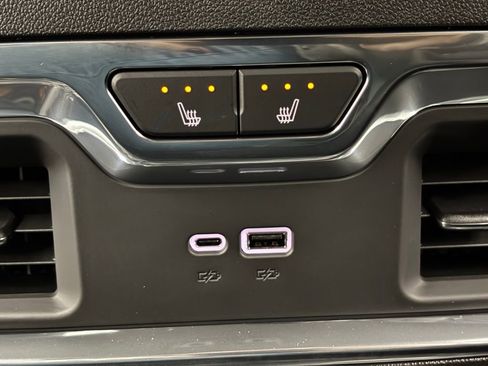 New 2026 GMC Sierra 1500 SLT w/ SLT Premium Package image 6