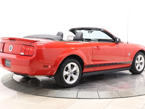 Used 2008 Ford Mustang Premium RWD image 4