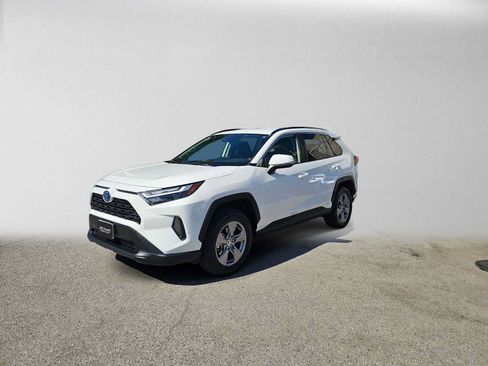 Used 2023 Toyota RAV4 LE AWD/4WD image 7