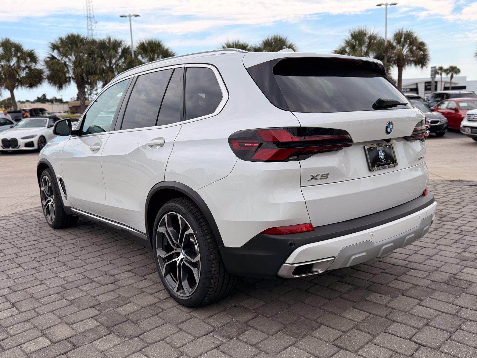 Used 2024 BMW X5 xDrive40i w/ Premium Package AWD/4WD image 11