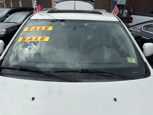 Used 2011 Jeep Grand Cherokee Laredo w/ Security & Convenience Group image 18