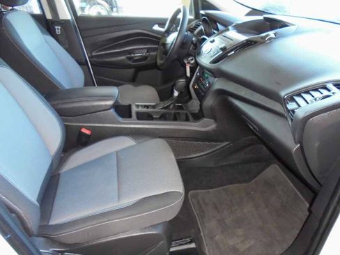 Used 2017 Ford Escape SE AWD/4WD image 8