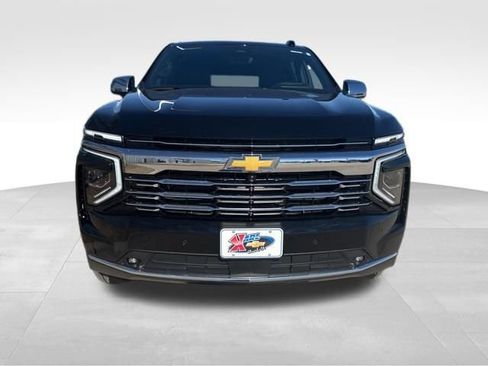 New 2026 Chevrolet Suburban Premier image 2