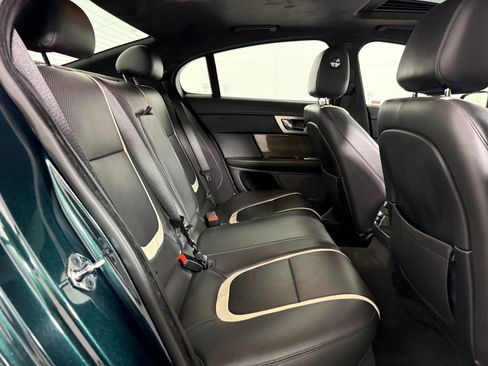 Used 2015 Jaguar XF Supercharged image 28